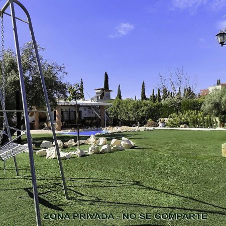 Villa Capricho De Luna Caparacena ภายนอก รูปภาพ