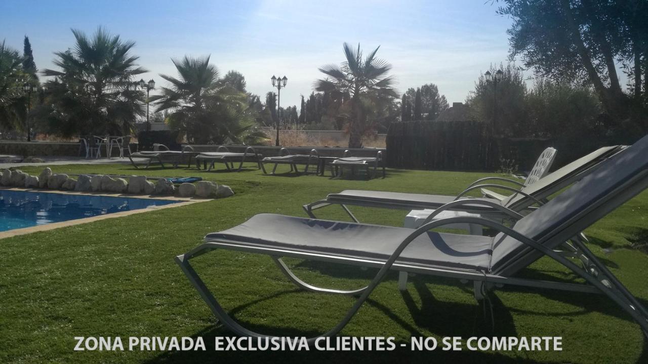 Villa Capricho De Luna Caparacena ภายนอก รูปภาพ