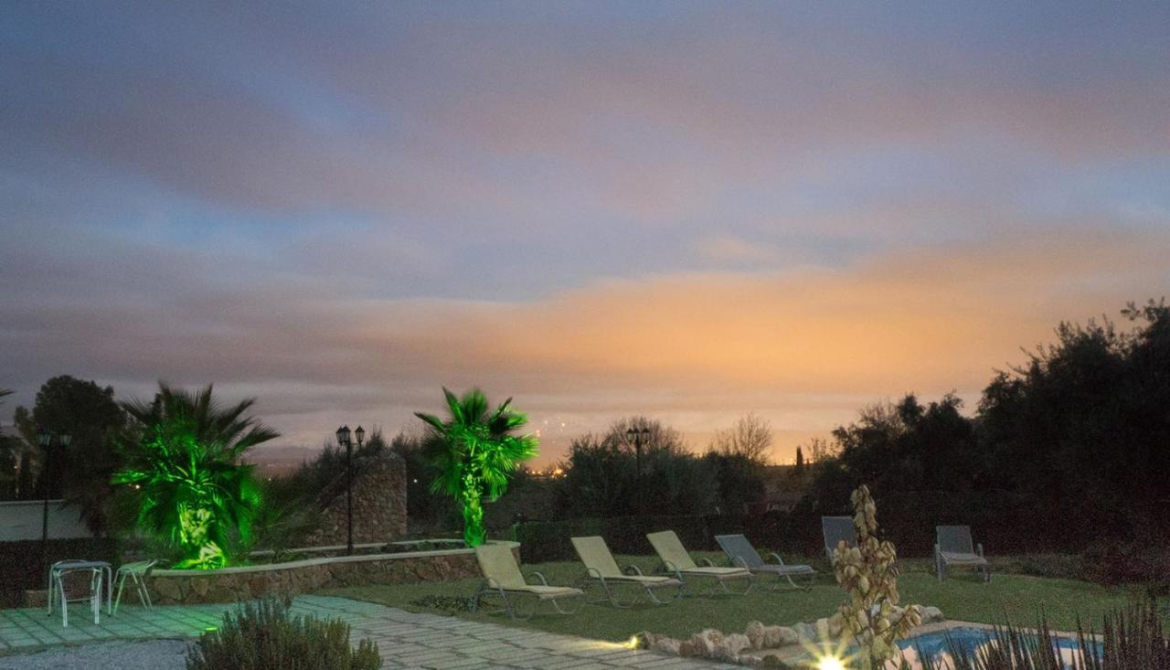 Villa Capricho De Luna Caparacena ภายนอก รูปภาพ