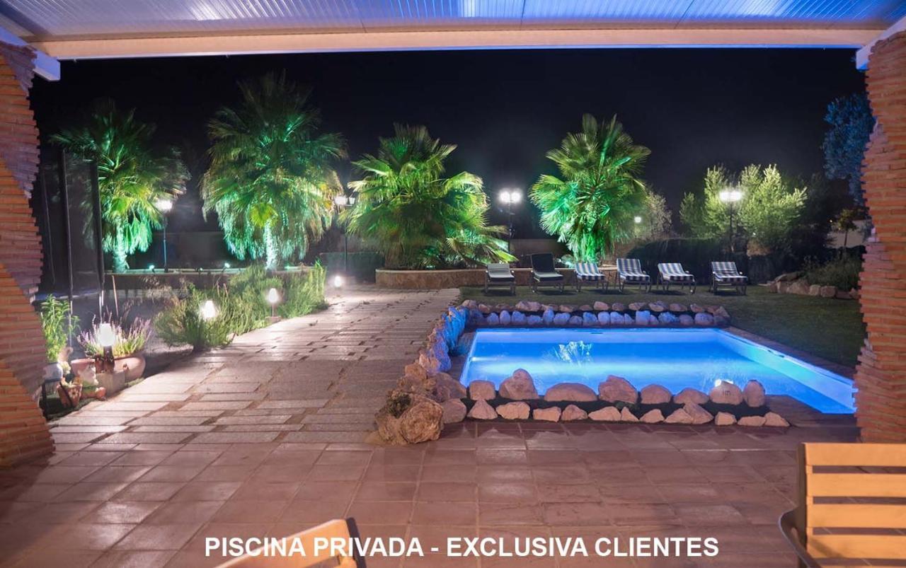 Villa Capricho De Luna Caparacena ภายนอก รูปภาพ