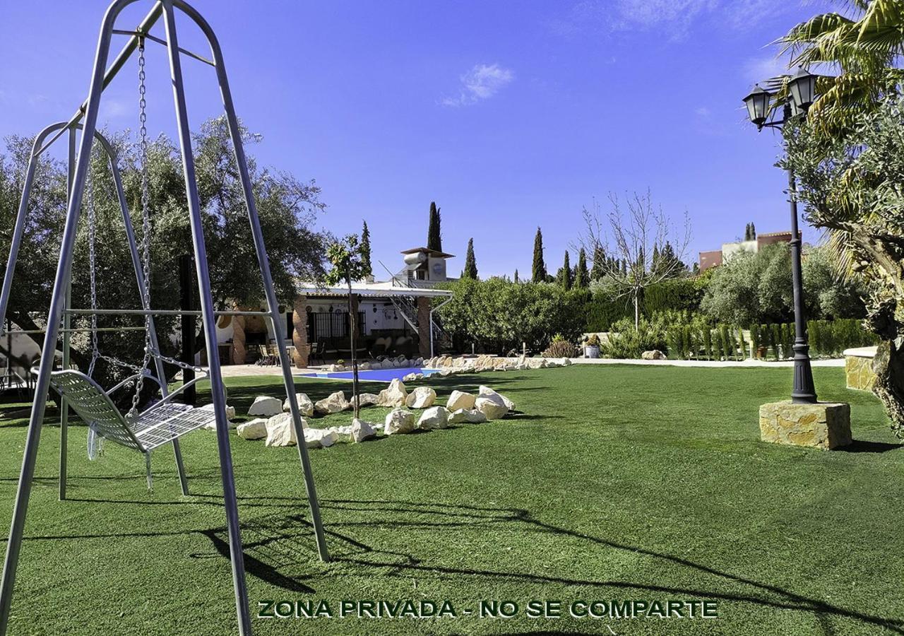 Villa Capricho De Luna Caparacena ภายนอก รูปภาพ